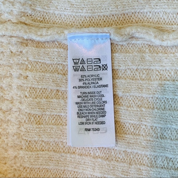 *5 for $25 SALE!* Off white London Kaye duster cardigan. 4% Alpaca. Size Sm. GUC - Picture 5 of 5